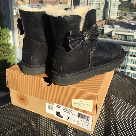 Ugg Mini Bow Crystal Boot - Picture 2 of 3